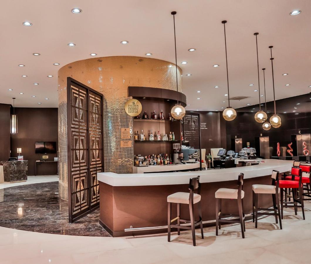 Holiday Inn Bucaramanga Cacique By Ihg Eksteriør bilde The bar at the lounge