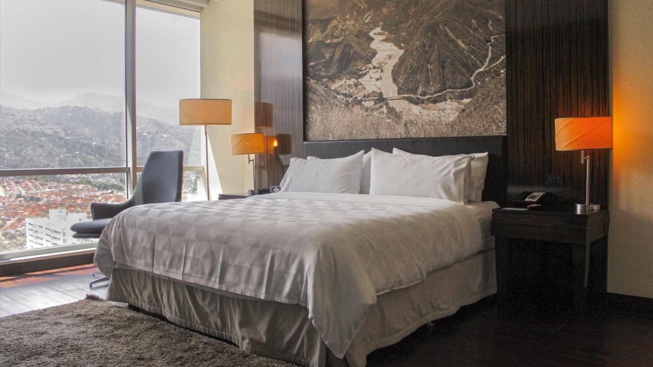 Holiday Inn Bucaramanga Cacique By Ihg Eksteriør bilde A guest room at the Ritz-Carlton, San Francisco