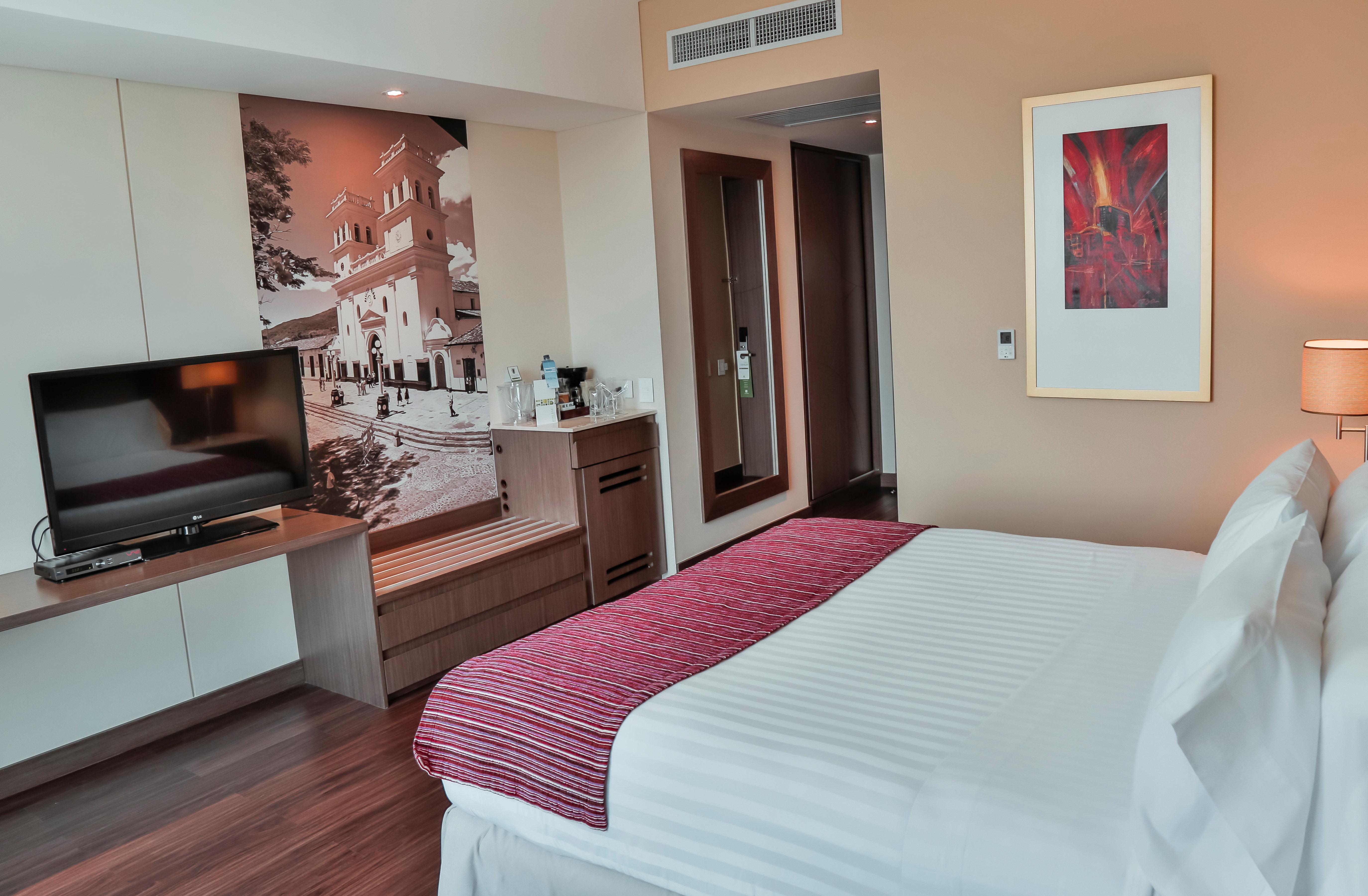Holiday Inn Bucaramanga Cacique By Ihg Eksteriør bilde A room at the hotel