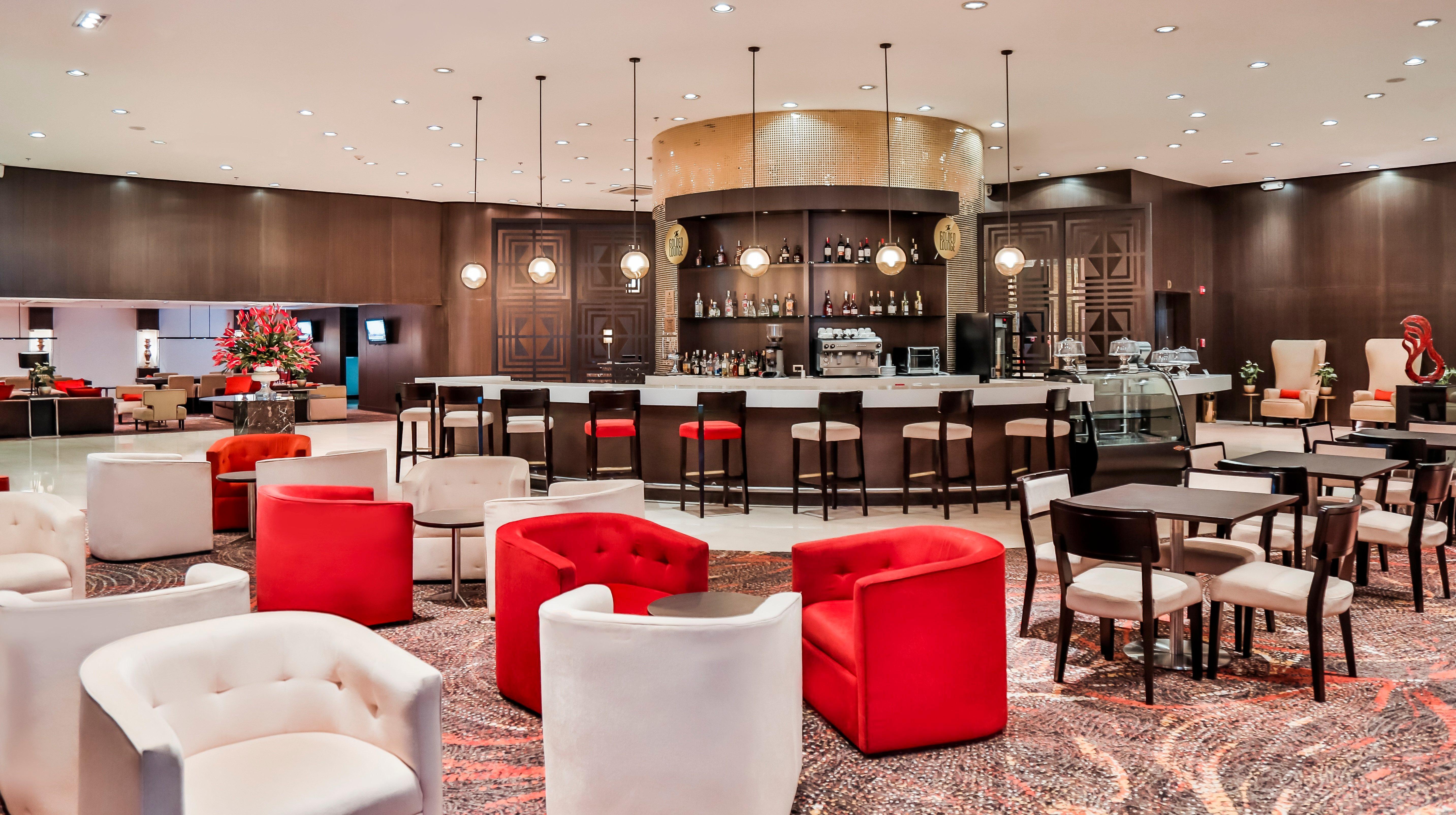 Holiday Inn Bucaramanga Cacique By Ihg Eksteriør bilde The lounge at the airport
