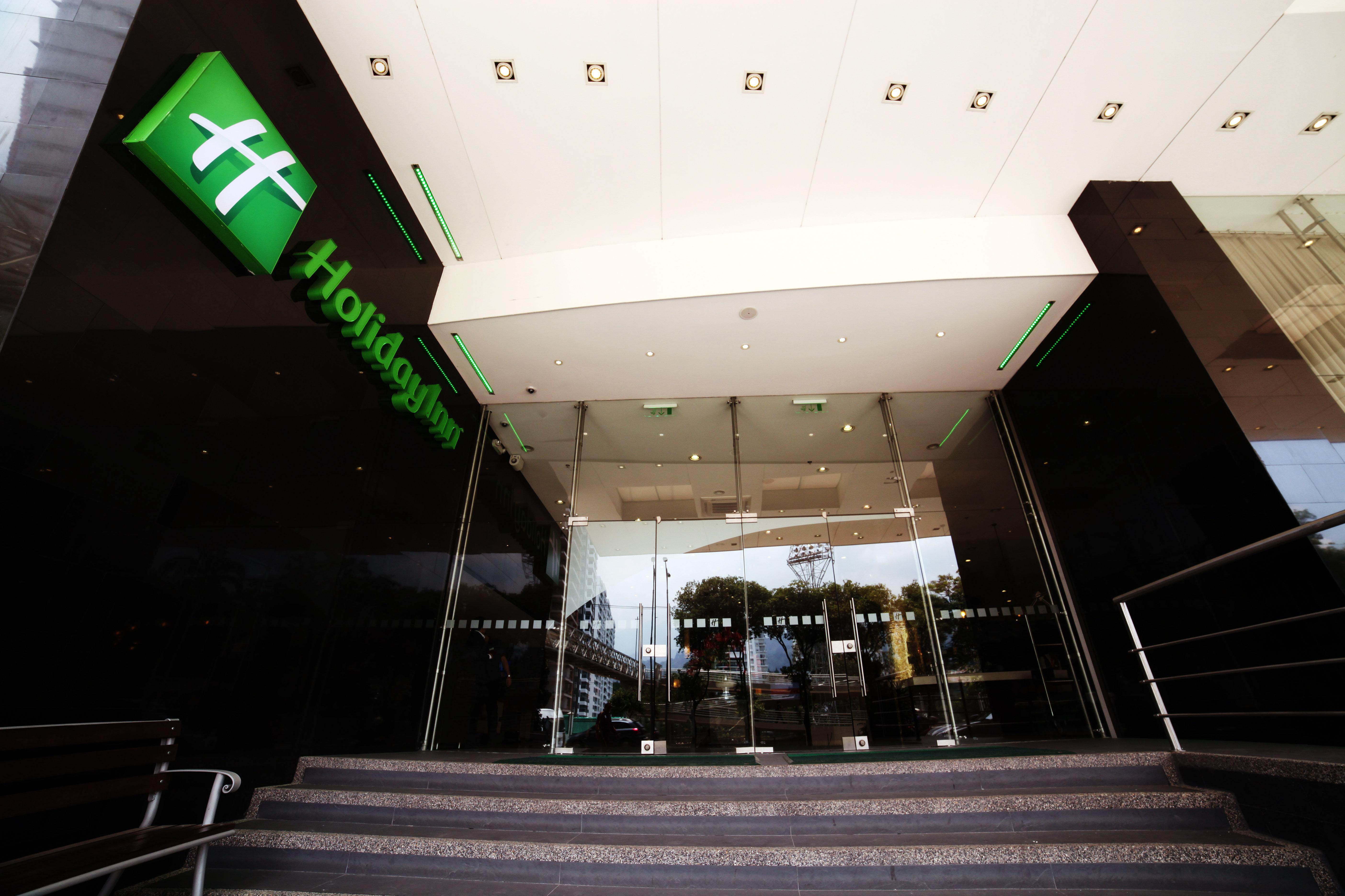Holiday Inn Bucaramanga Cacique By Ihg Eksteriør bilde Holiday Inn Express, Madrid