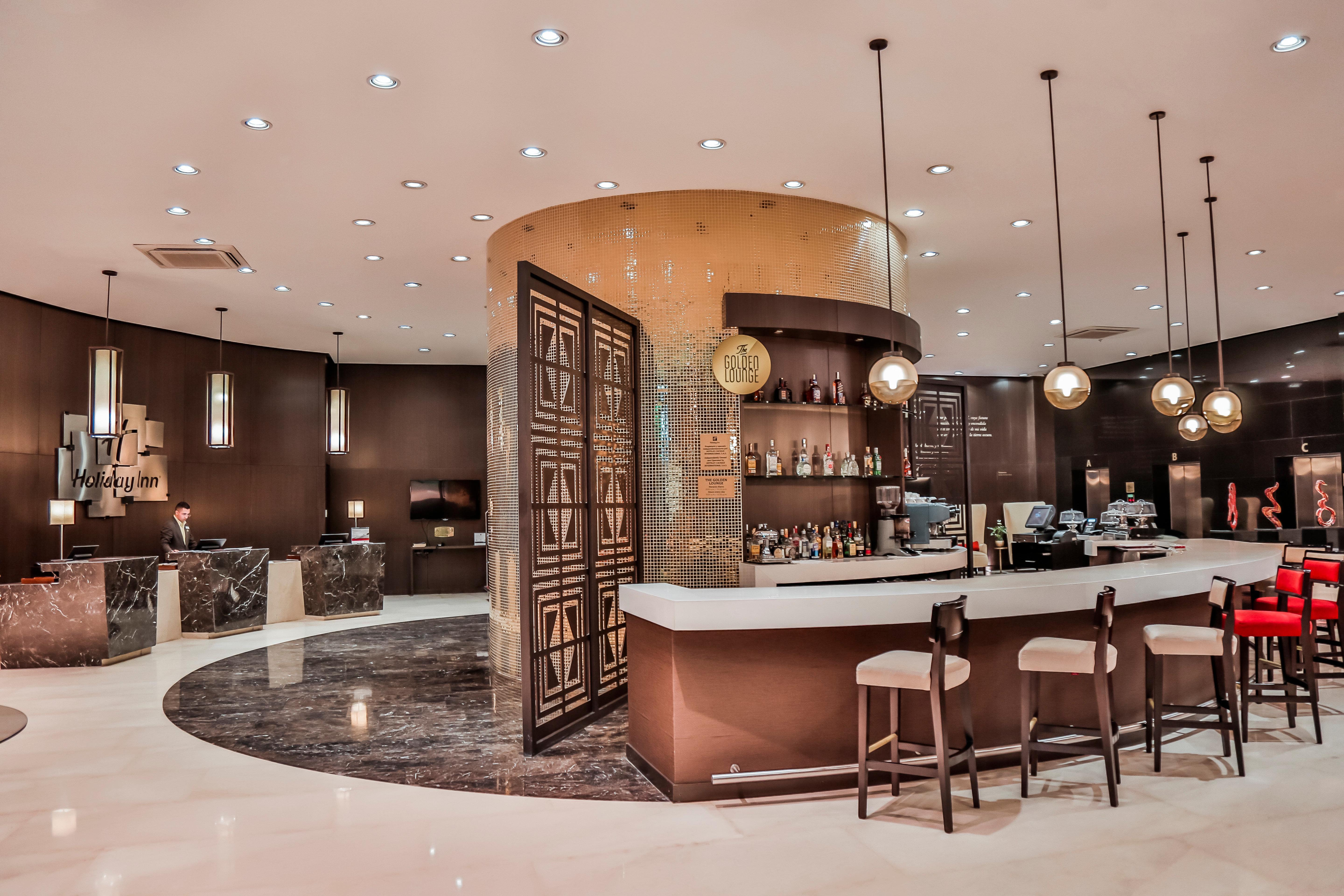 Holiday Inn Bucaramanga Cacique By Ihg Eksteriør bilde The bar at the lobby