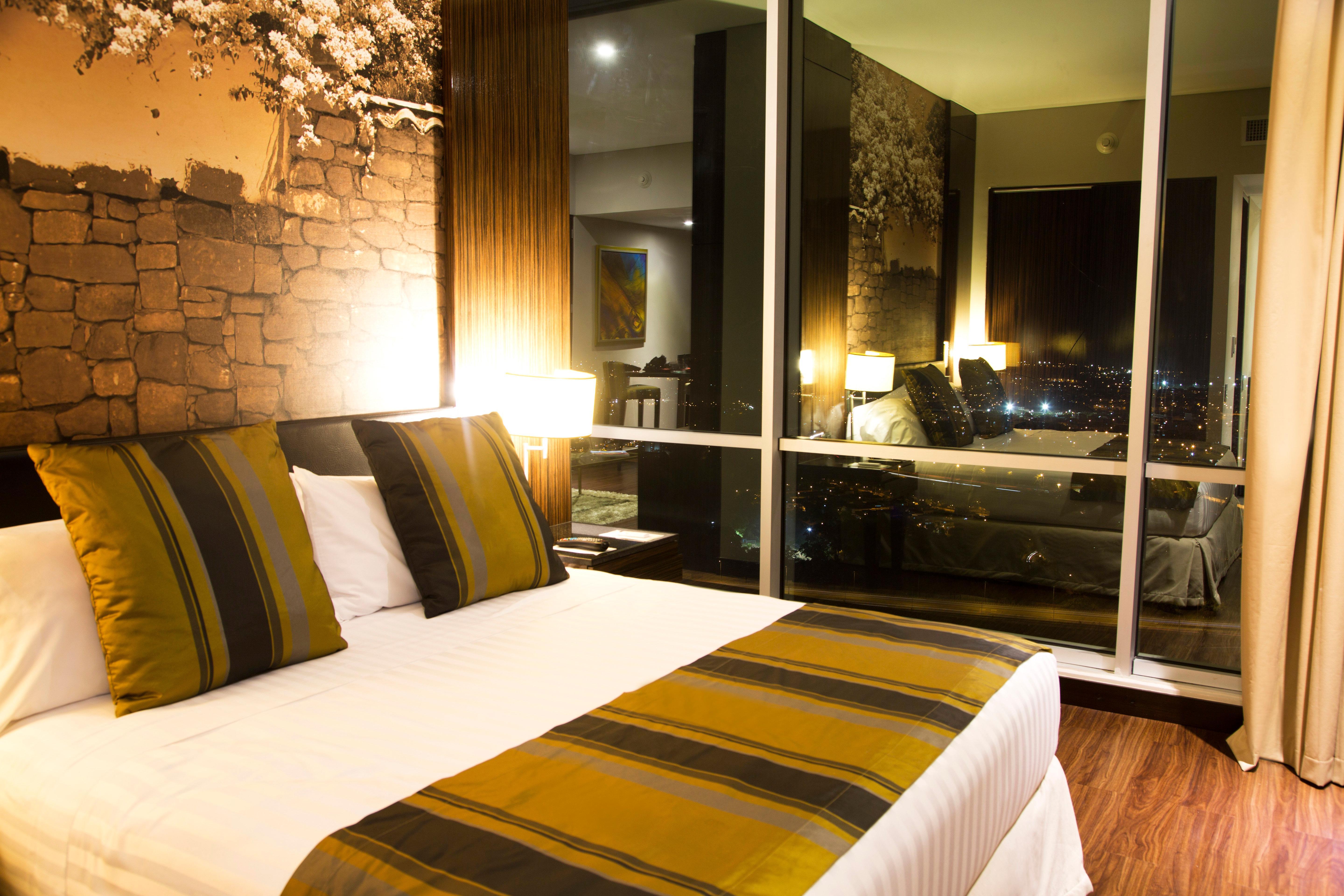 Holiday Inn Bucaramanga Cacique By Ihg Eksteriør bilde A bedroom at the hotel