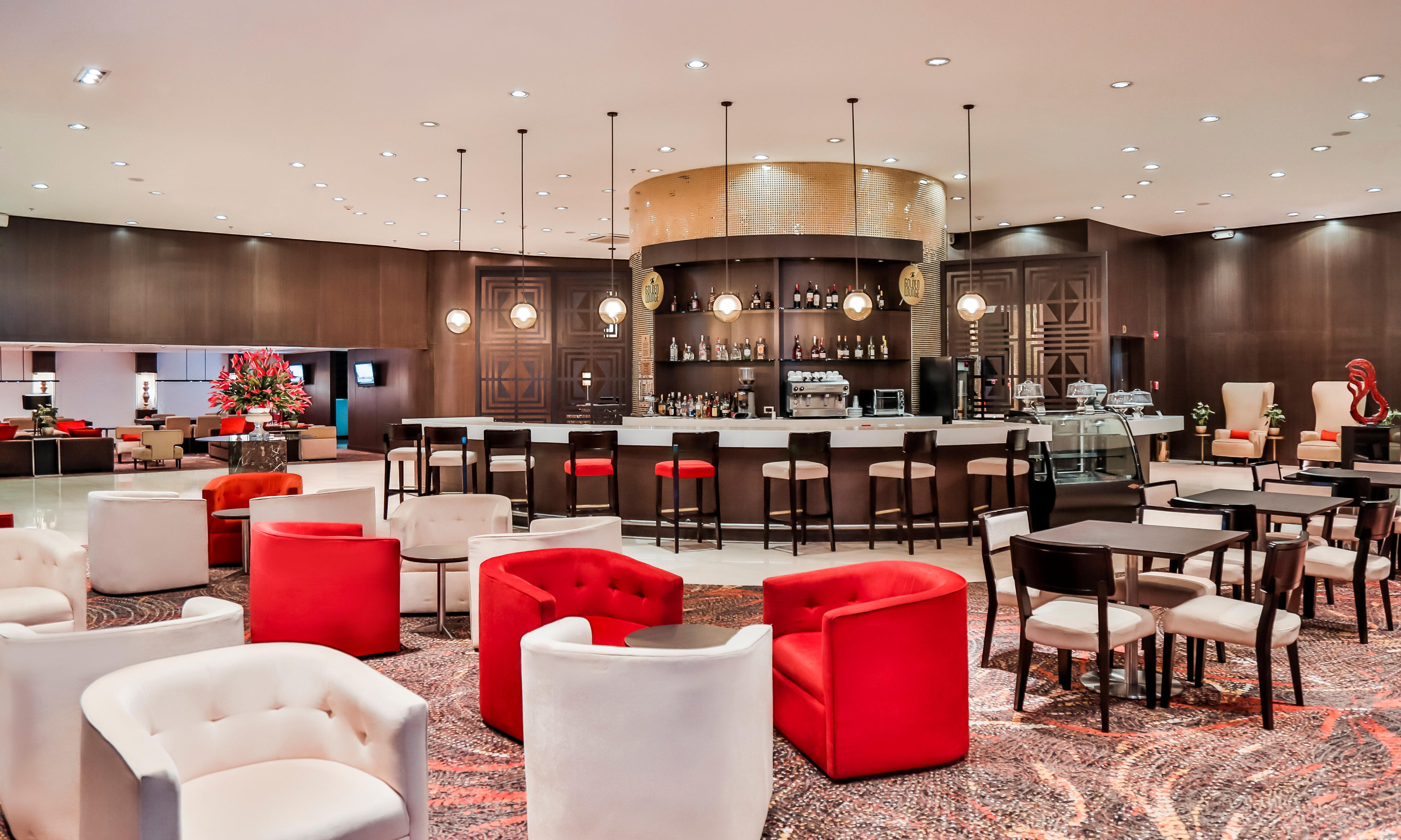 Holiday Inn Bucaramanga Cacique By Ihg Eksteriør bilde The lounge at the airport