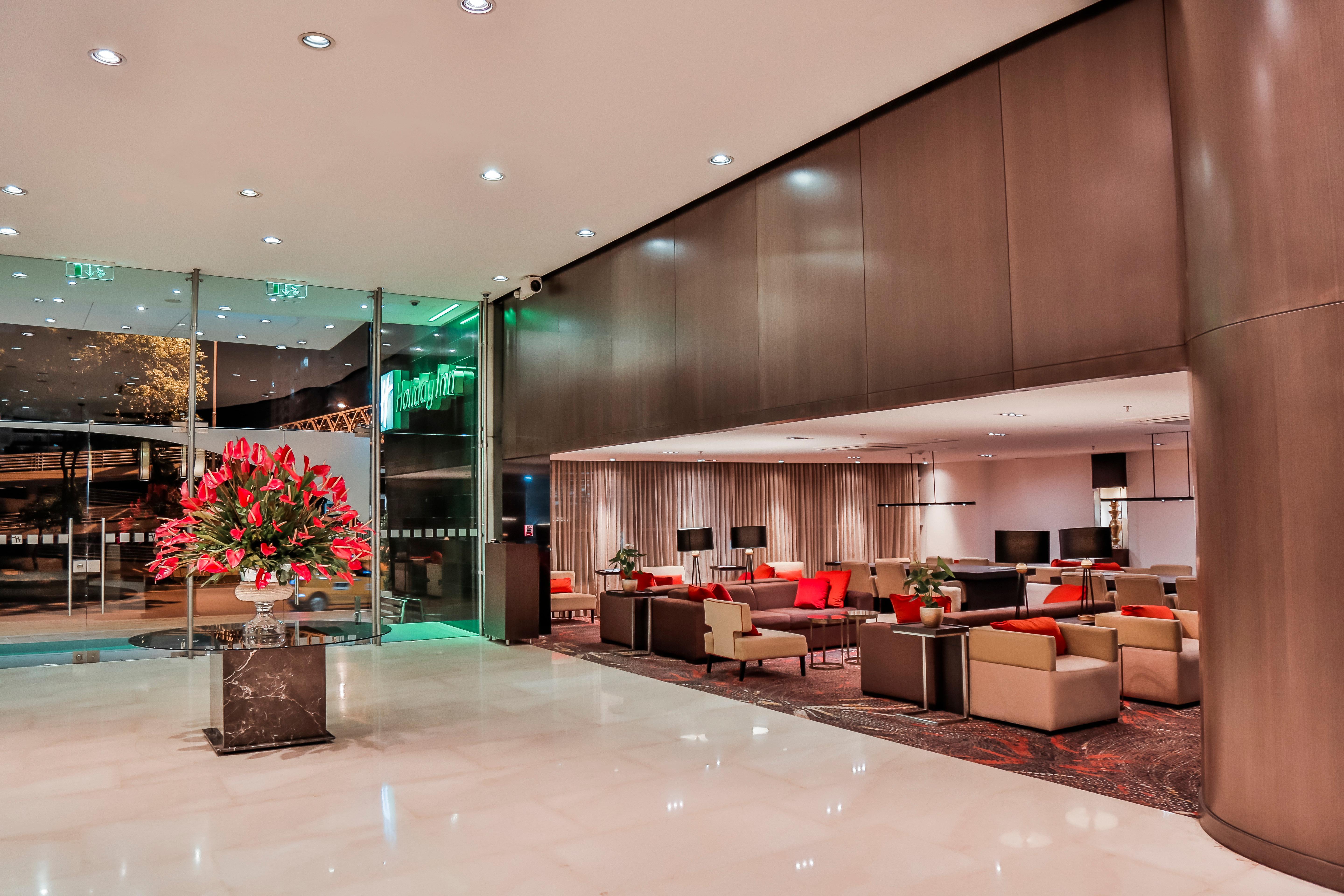 Holiday Inn Bucaramanga Cacique By Ihg Eksteriør bilde The lobby of the hotel