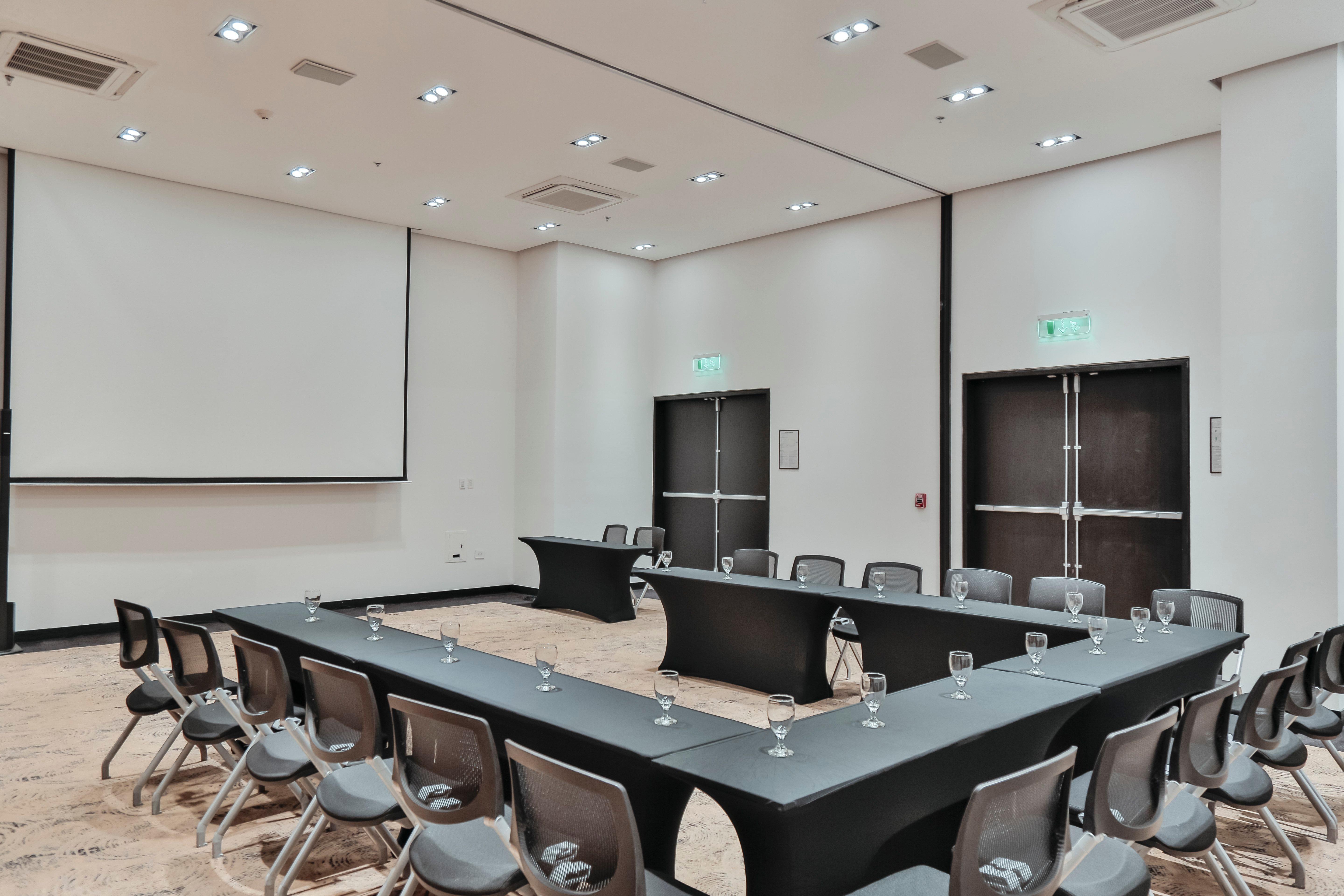 Holiday Inn Bucaramanga Cacique By Ihg Eksteriør bilde Meeting room