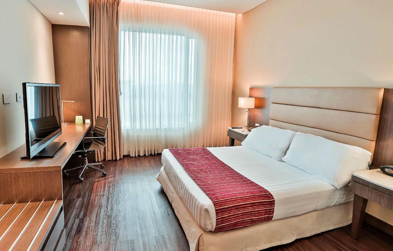 Holiday Inn Bucaramanga Cacique By Ihg Eksteriør bilde A room at the hotel