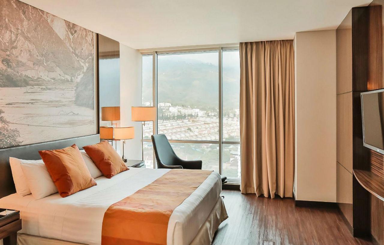 Holiday Inn Bucaramanga Cacique By Ihg Eksteriør bilde A bedroom at the hotel