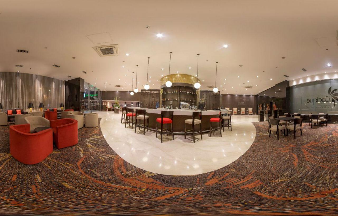 Holiday Inn Bucaramanga Cacique By Ihg Eksteriør bilde The lounge at the airport